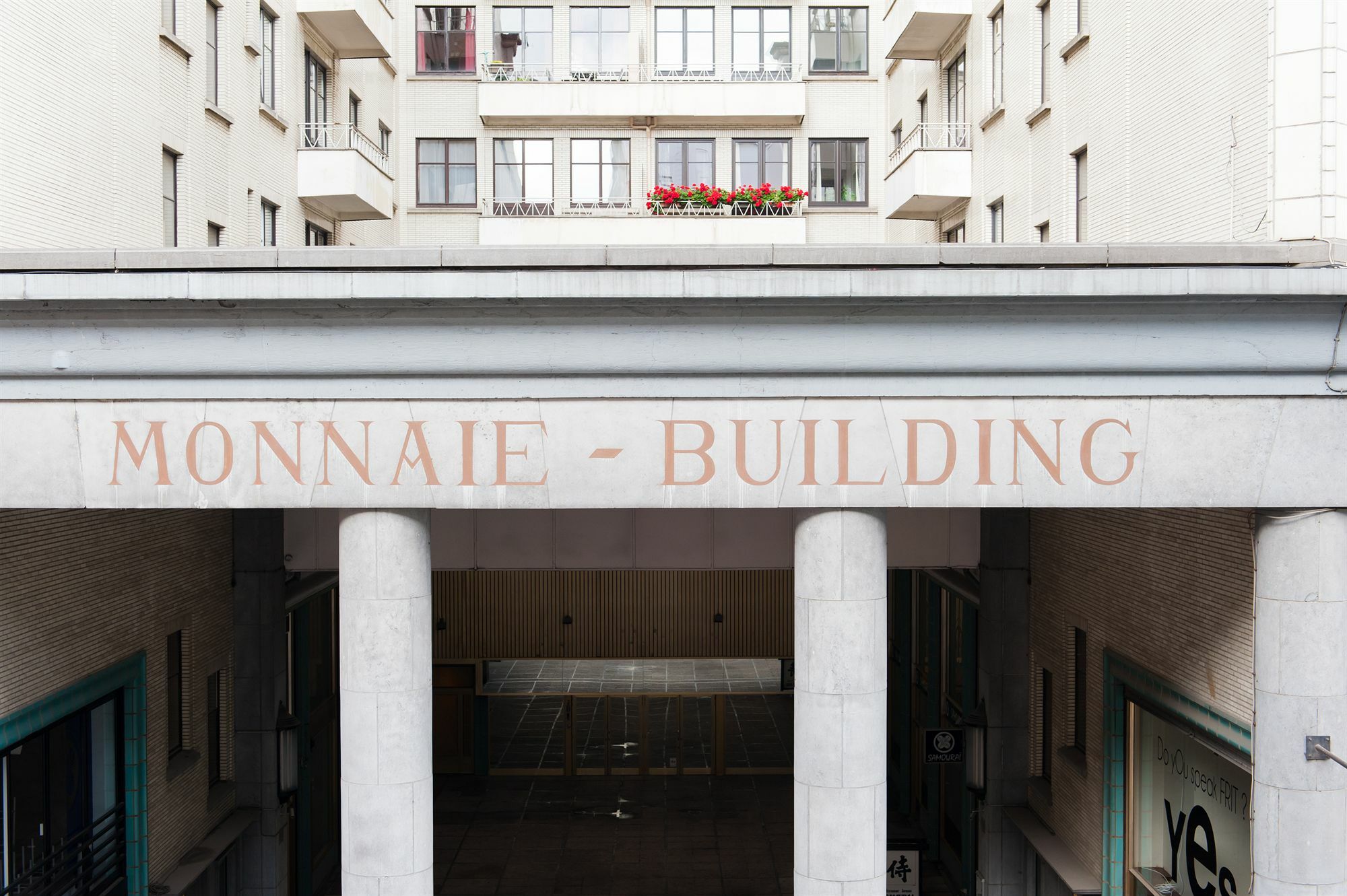 Smartflats - Monnaie Apartment Brussels
